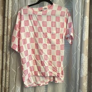 Women’s Freestyle Short Sleeve Top with Front Pocket - Size Medium